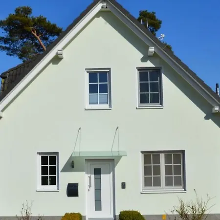 7 Eg - Charmante Ferienwohnung Mit Seeblick&schoenem Garten In Röbel An Der Müritz Ferienhaus
